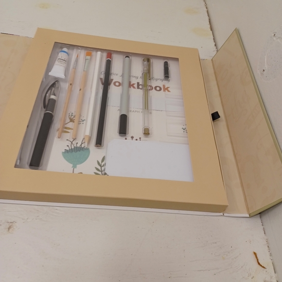 Creative Lettering kit New. Art Studio - Picture 3 of 5